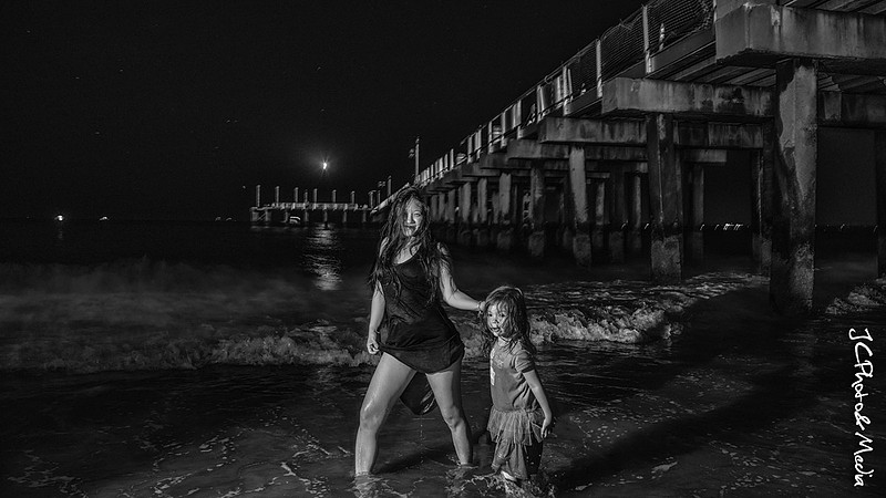 Using the Rear Curtain Sync feature of Nikon CLS to mix flash and ambient light